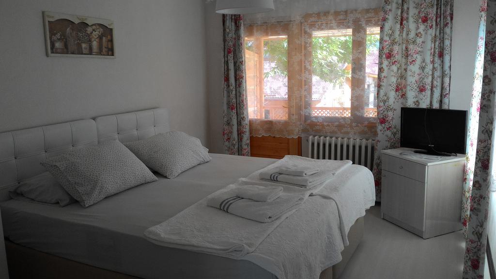 Zumrut Bahce Motel Gokcedere Ngoại thất bức ảnh