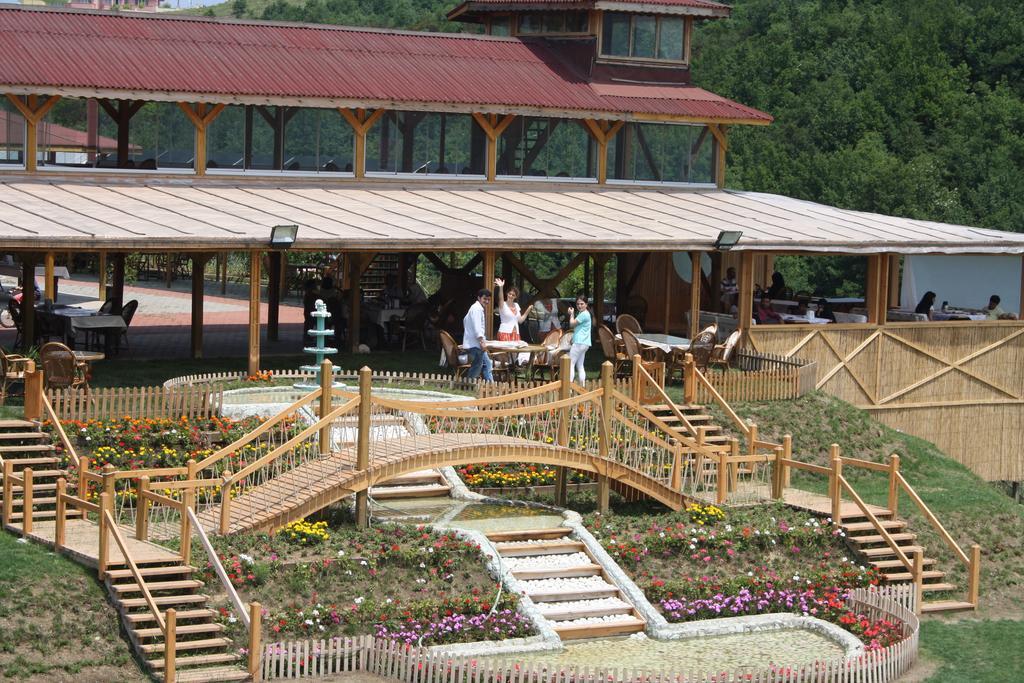 Zumrut Bahce Motel Gokcedere Ngoại thất bức ảnh